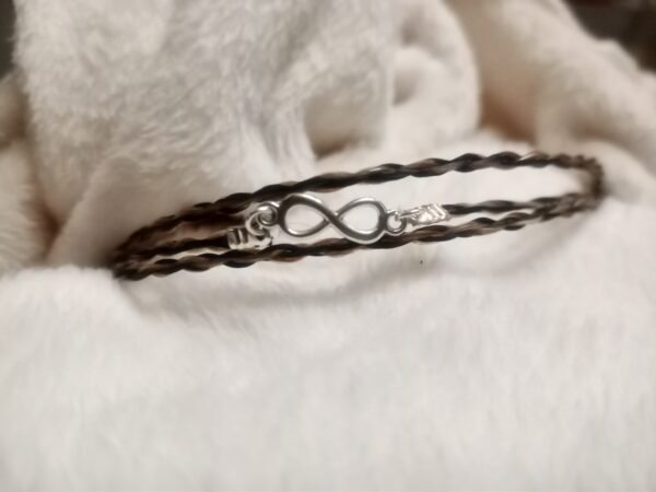Horsehair Infinity Bracelet — Handcrafted Keepsake